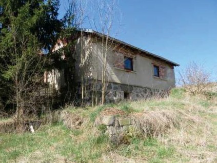 120 EX 3182/22-325 budova v obci Vlčatín, okres Třebíč