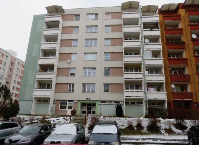 120  EX 11136/13-285 podíl 1/2 bytu 2+1 umístěného v bytovém domě v Ostravě - Porubě